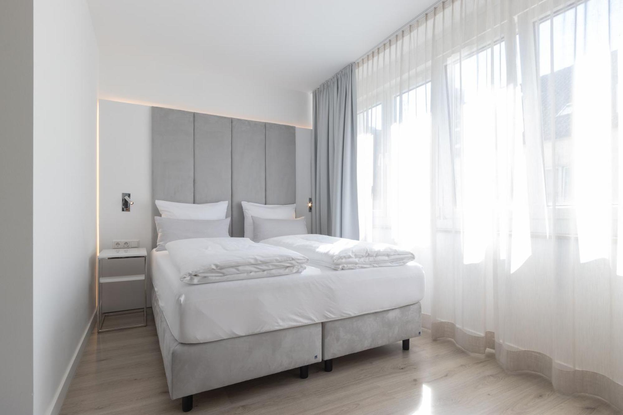 Zzzpace Smart-Hotel Krefeld Exteriör bild